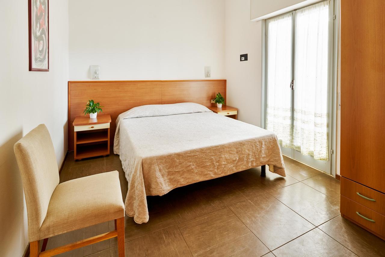 G/Hotel Lignano Lignano Sabbiadoro Exteriör bild