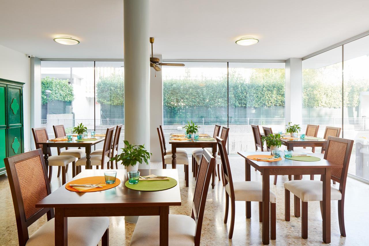 G/Hotel Lignano Lignano Sabbiadoro Exteriör bild