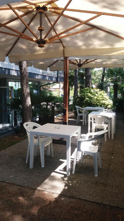 G/Hotel Lignano Lignano Sabbiadoro Exteriör bild